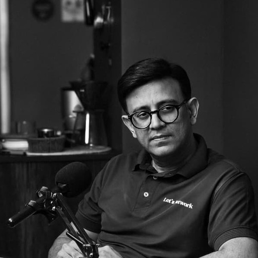 Vivvek Johar, host